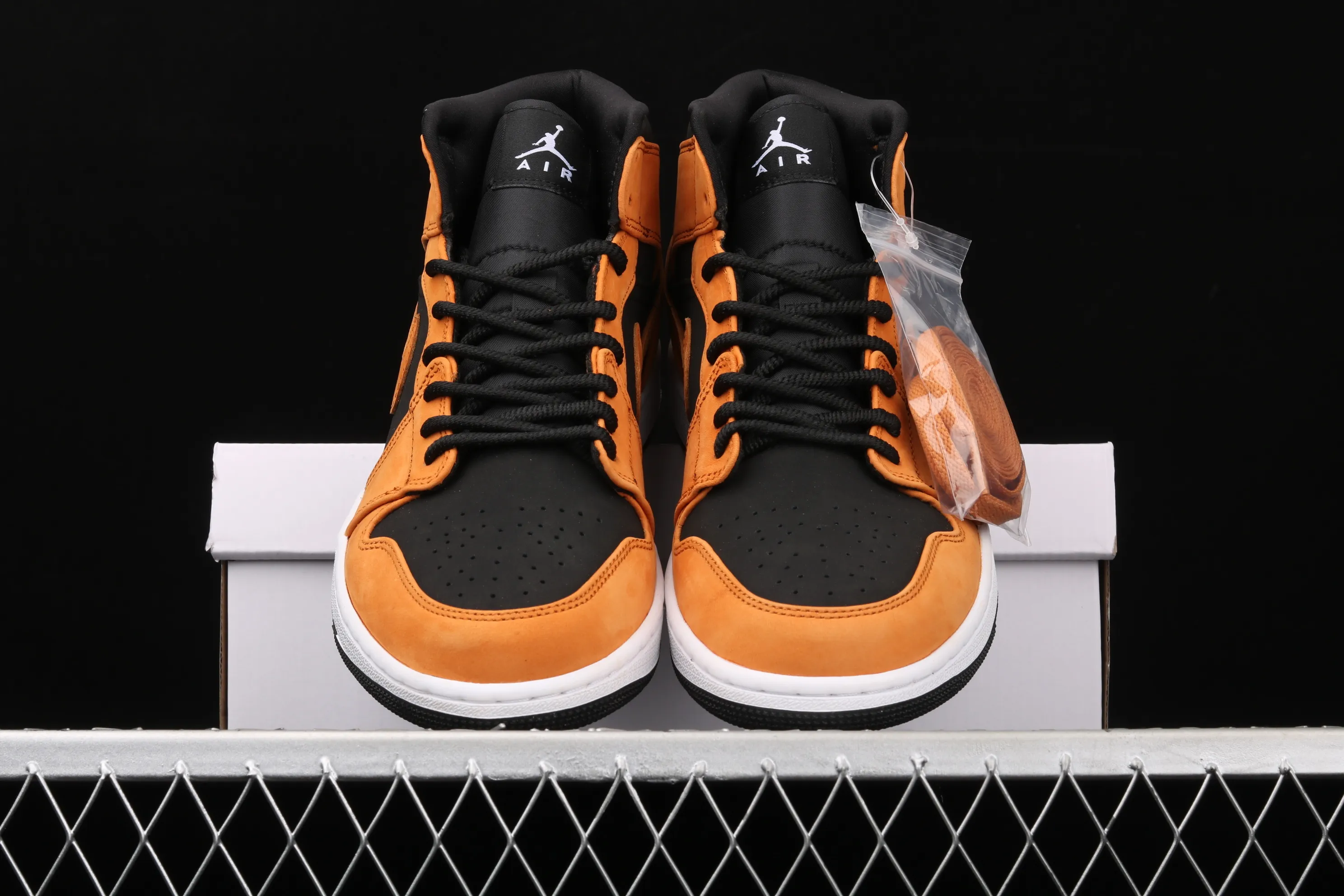 All categories Air Jordan Jordan series basketball shoes Air Jordan 1 Mid Air Jordan 1 Mid AJ1 Joe 1 wheat color China basketball shoes DB5453-700
